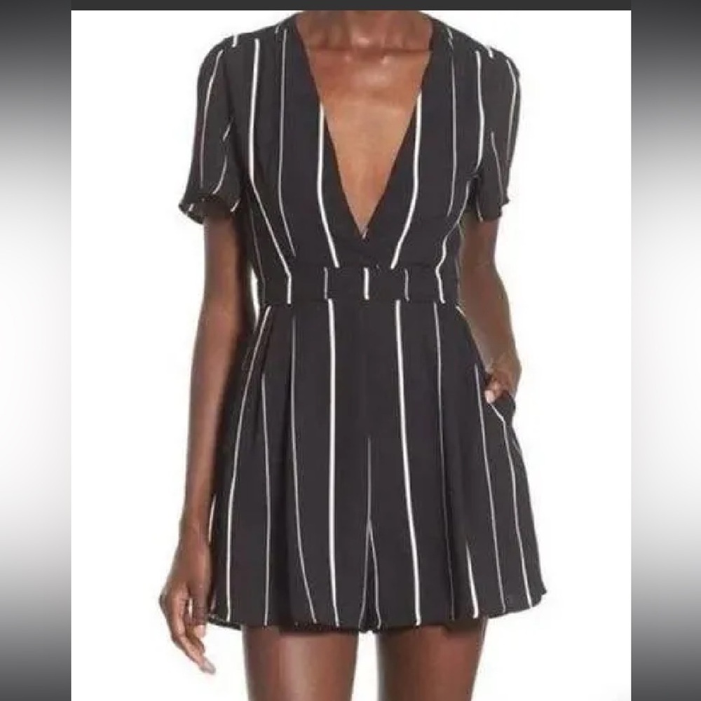 #26- ASTR THE LABEL-Black and White Striped Romper Women’s size small
